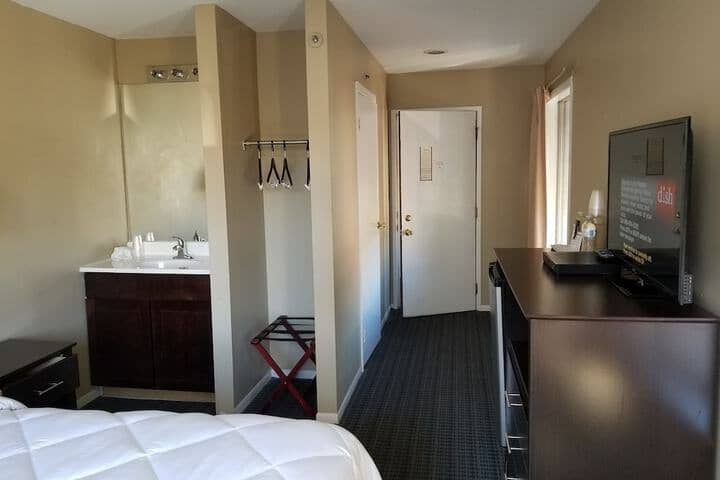 Room 25 of 47