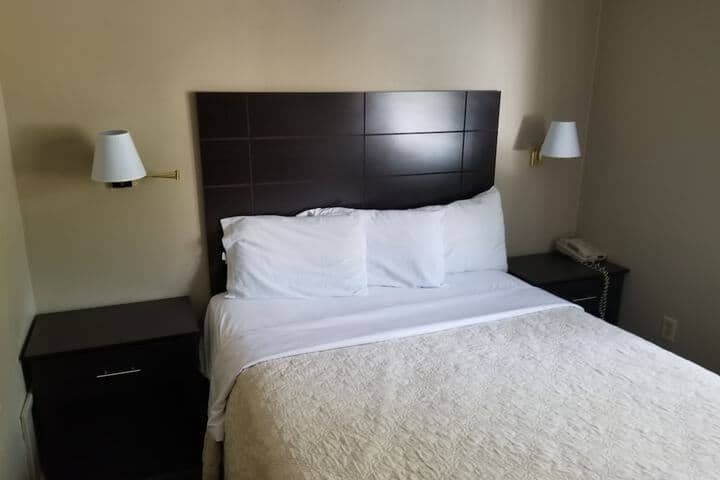 Room 9 of 47