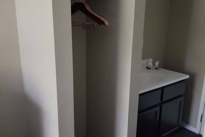 Room 27 of 47